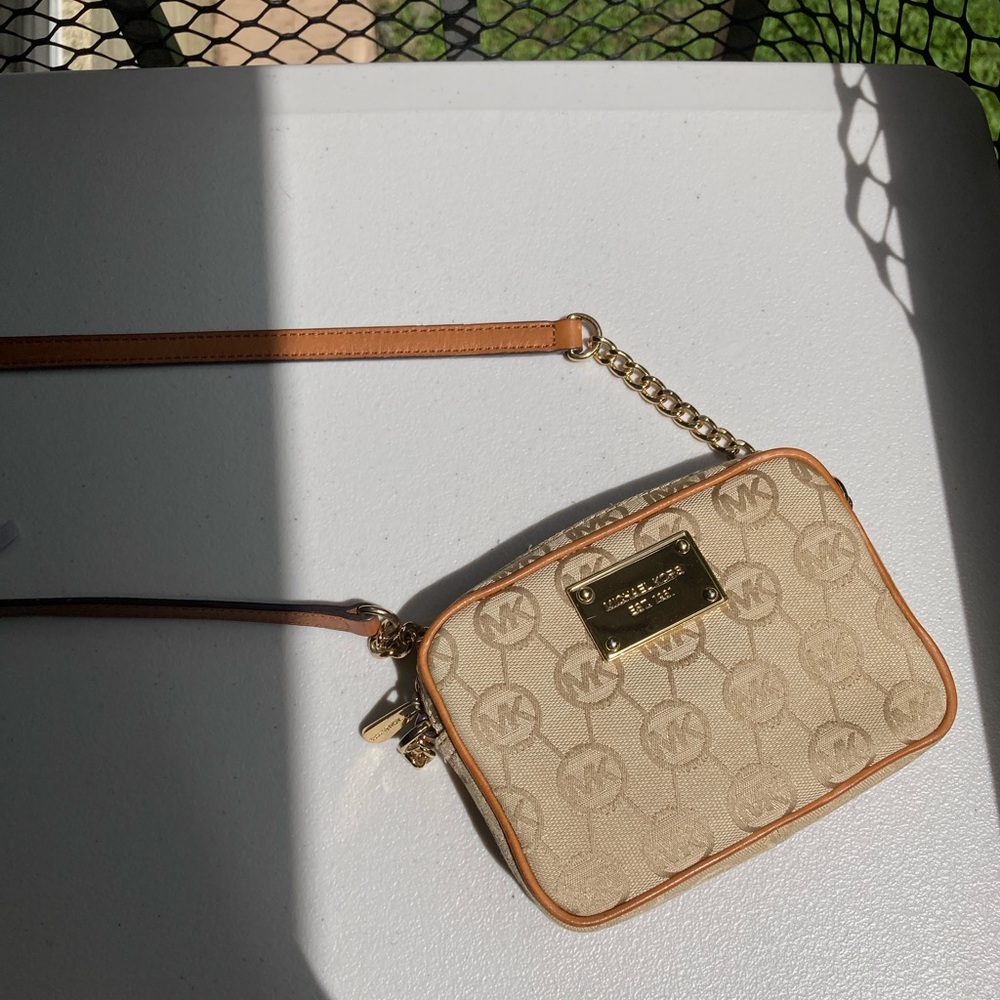 Michael Kors Khaki Tan Cream Crossbody Small Purse Leather Strap Card Pockets